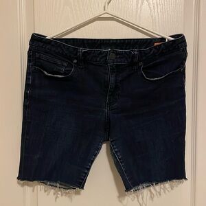 TORY BURCH Distressed Hem Jean Shorts | M